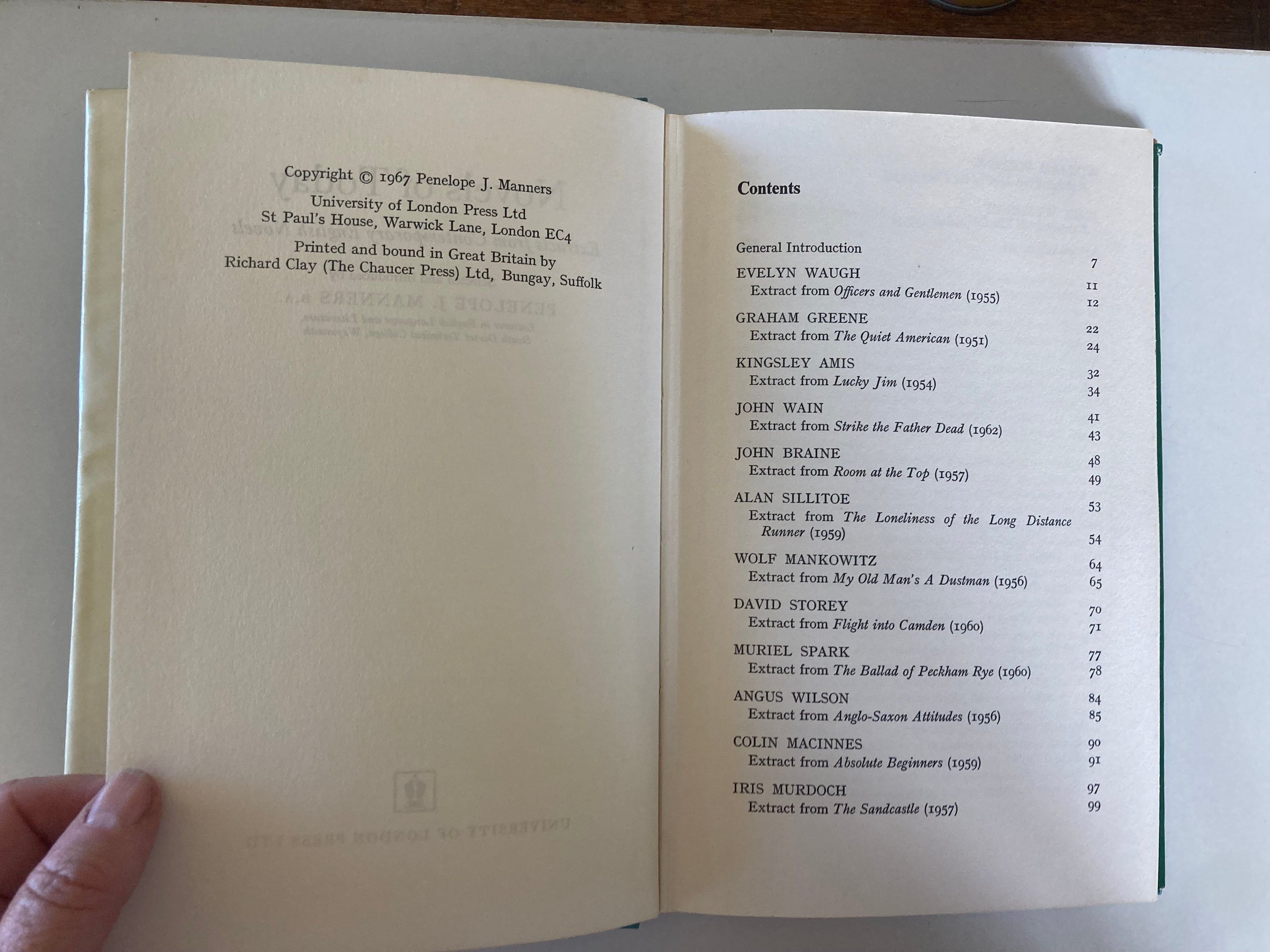 Novels of Today Penelope J Manners Extracts from Contemporary English Novels 1967 Hardback Book