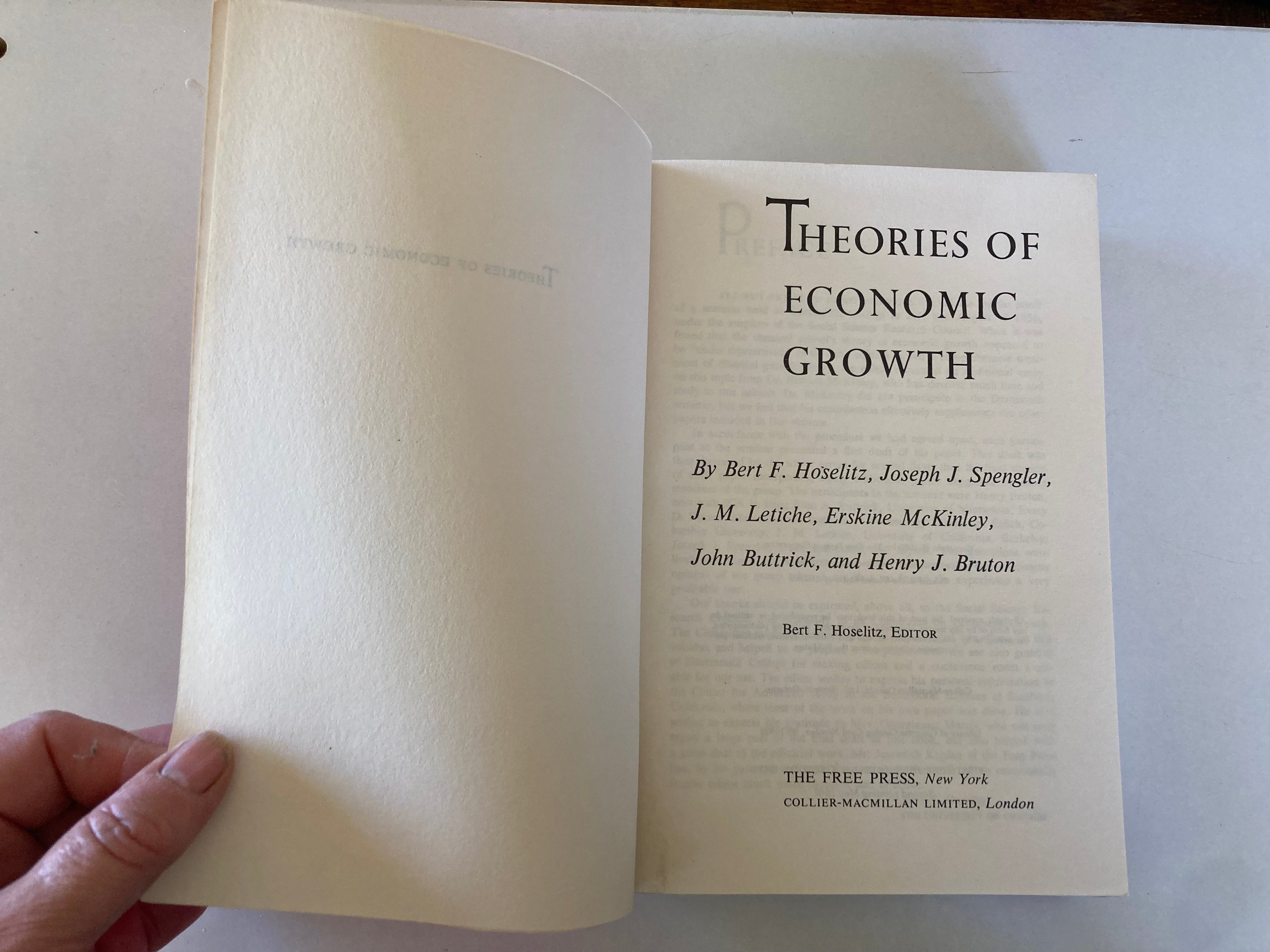 Theories of Economic Growth Bert F Hoselitz Paperback Book 1960