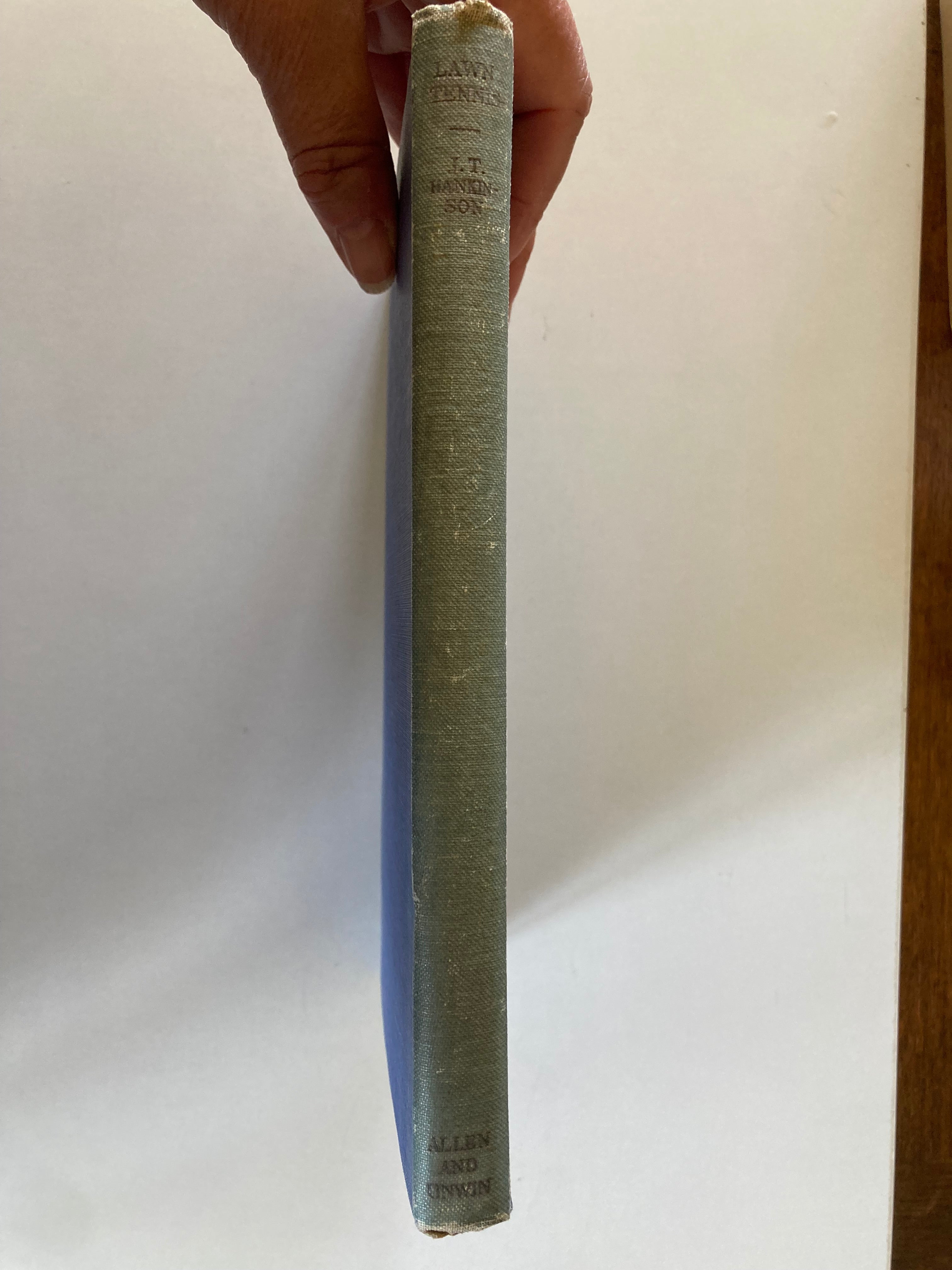 Lawn Tennis by J T Hankinson with Photographs by Y E S Kirkpatrick First Edition 1951