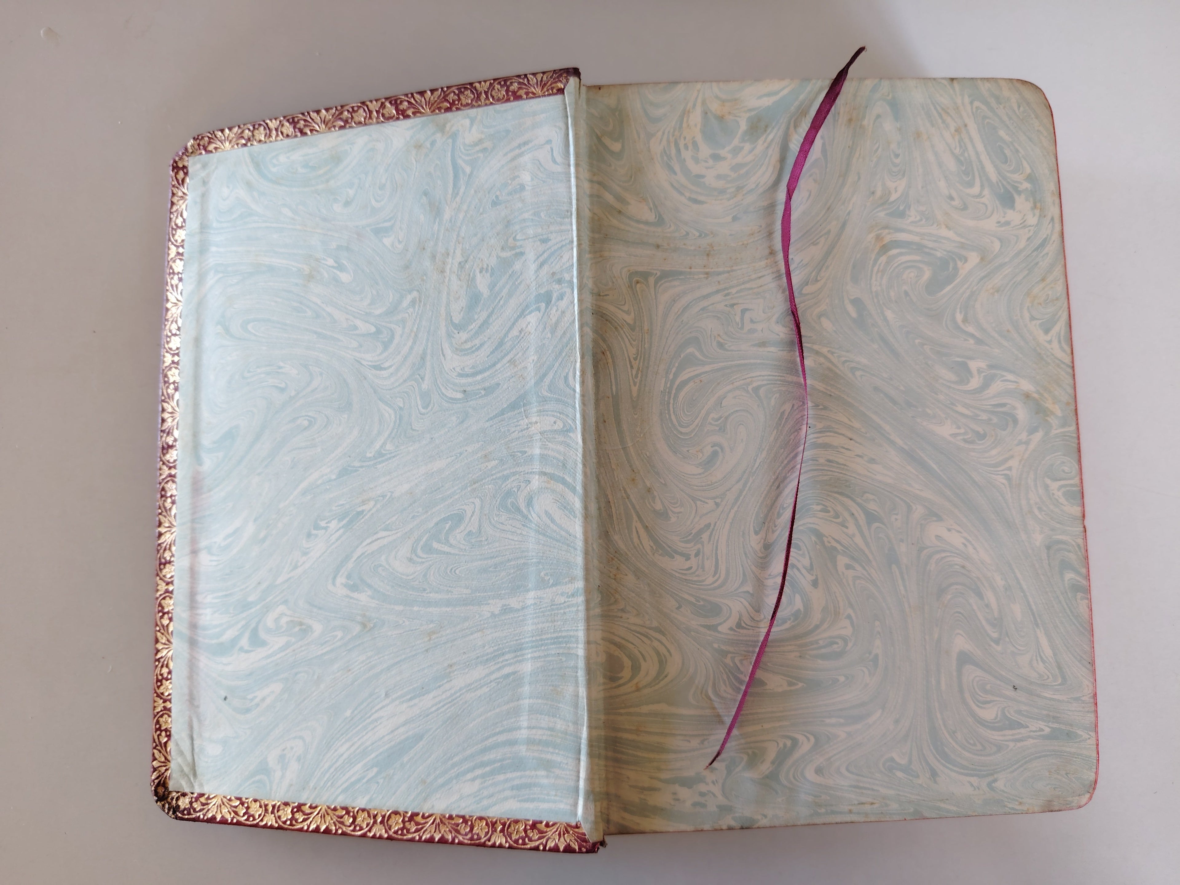The 'Lansdowne' Poets The Poetical Works of Longfellow with Illustrations and Portrait Red Leather Frederick Warne & Co Undated c1900