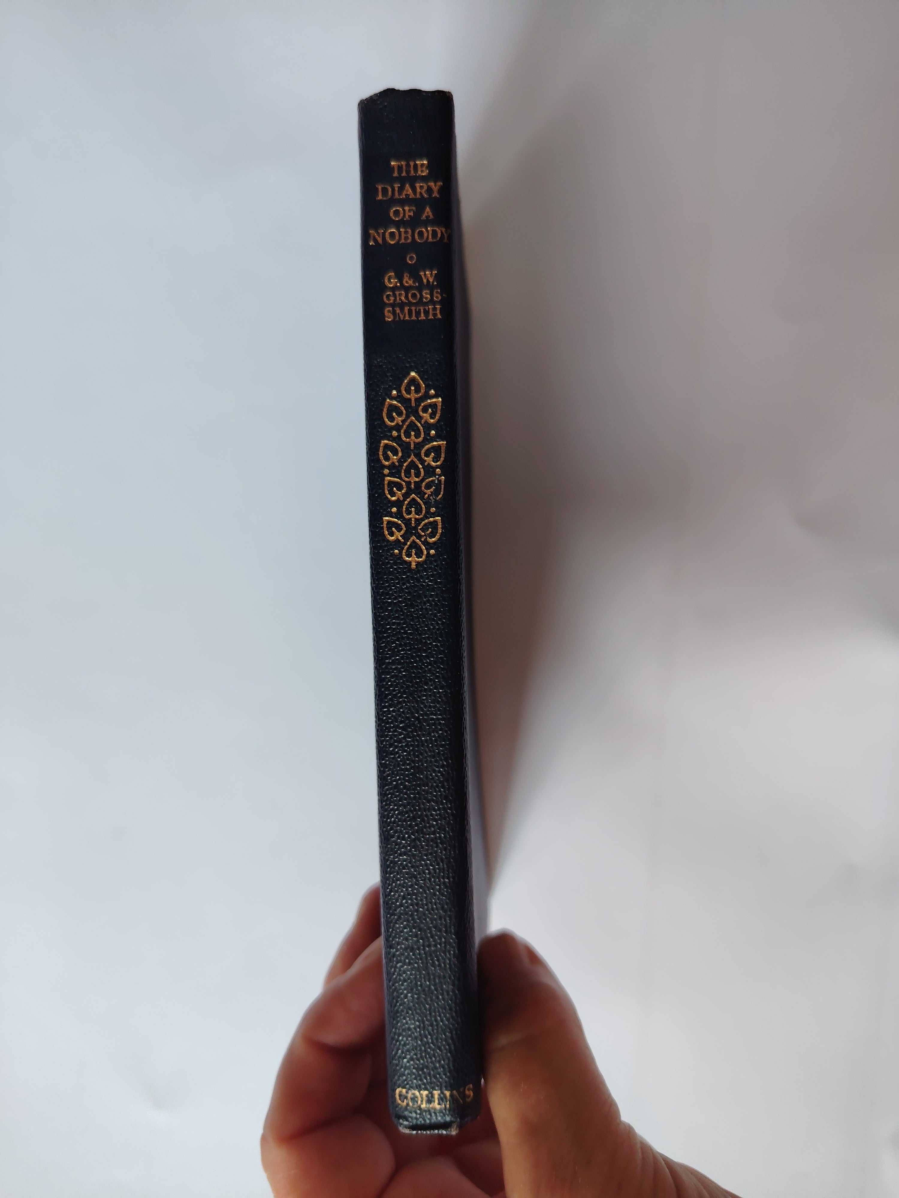 The Diary of a Nobody George Grossmith and Weedon Grossmith Illustrated by Weedon Grossmith Collins Blue Faux Leather Cover 1955