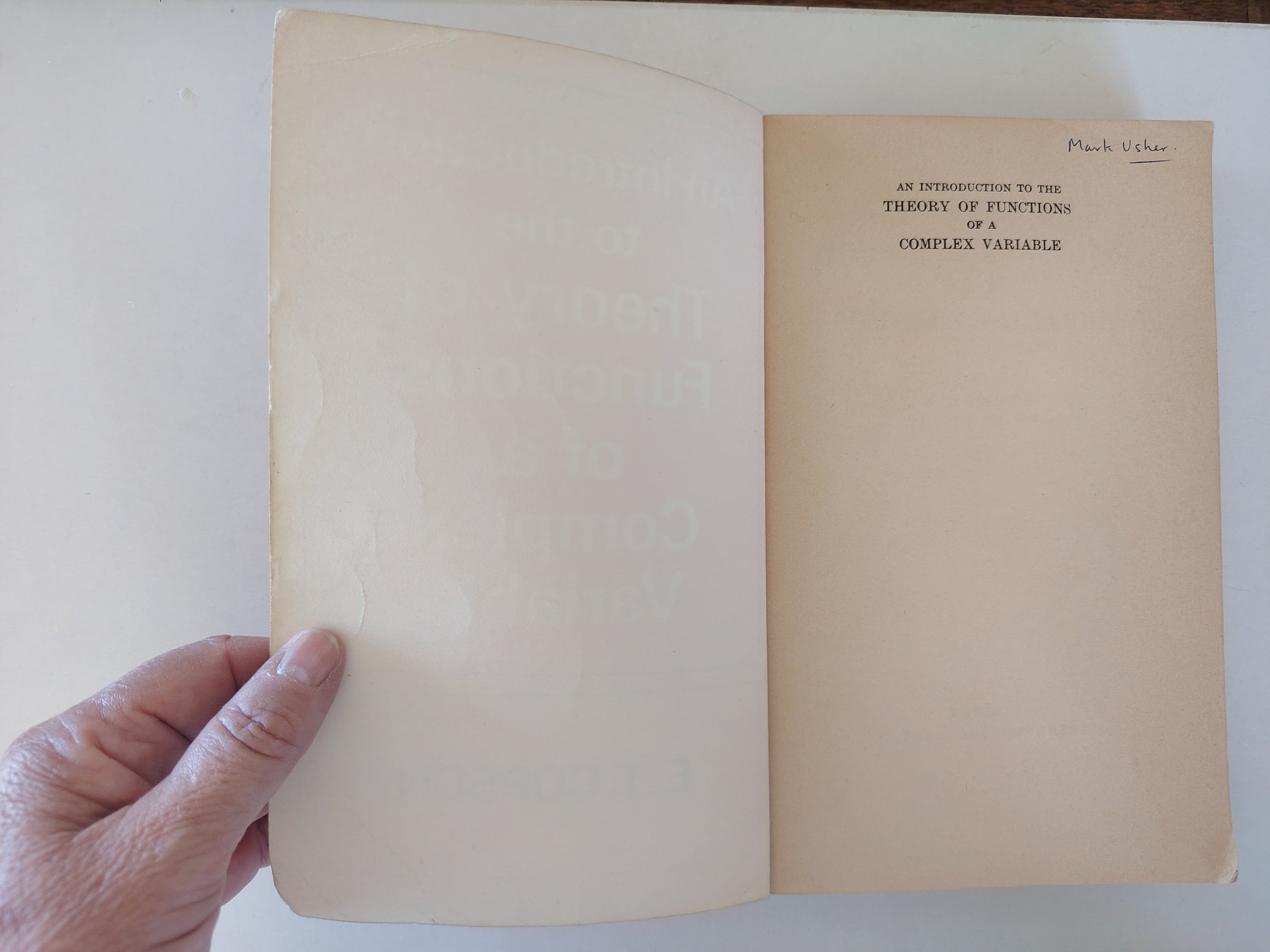 An Introduction to the Theory of Functions of a Complex Variable by E T Copson 1976