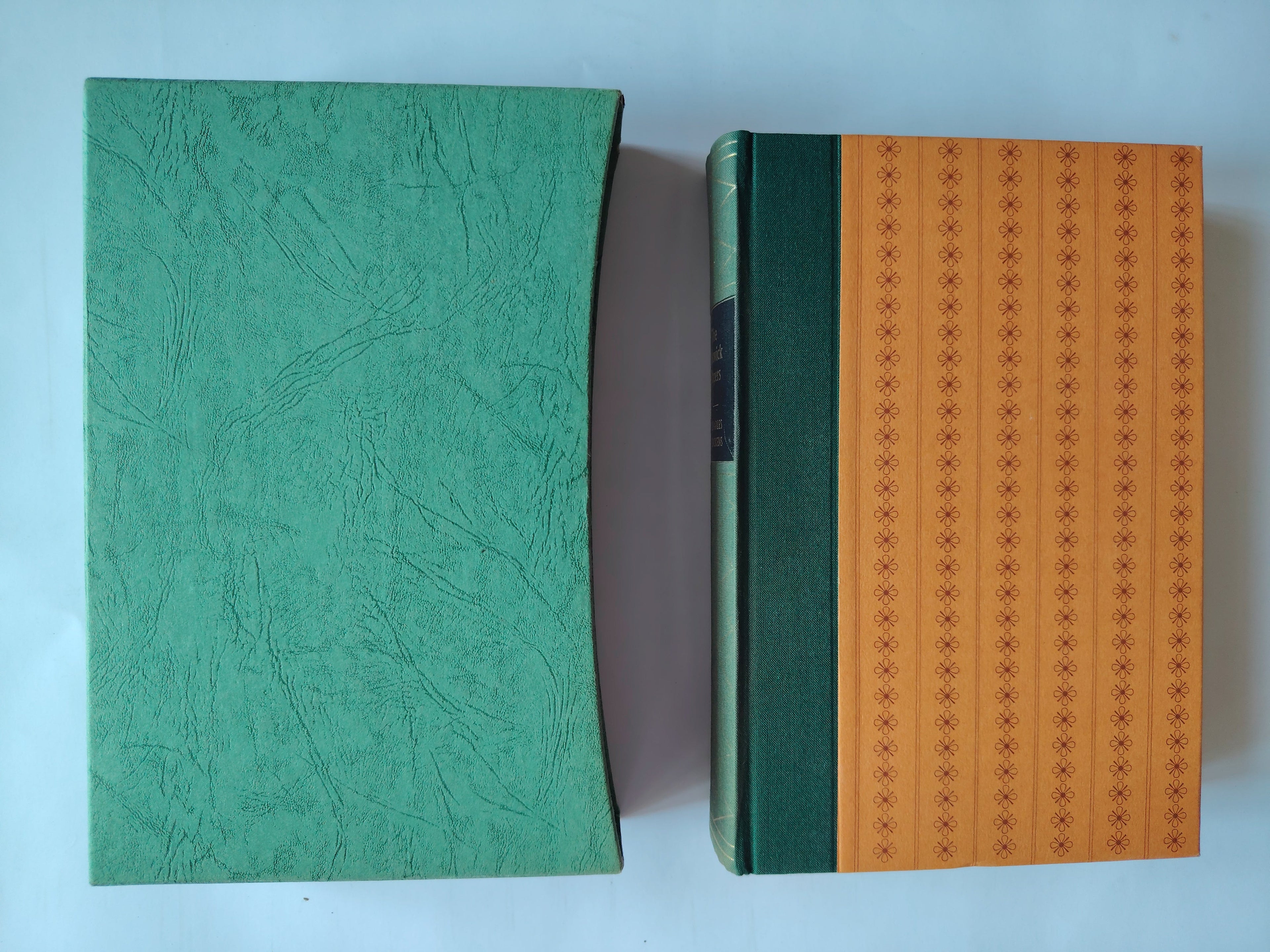 The Posthumous of The Pickwick Club by Charles Dickens First Edition in Slipcase The Folio Society 1981 with Drawings by Charles Keeping