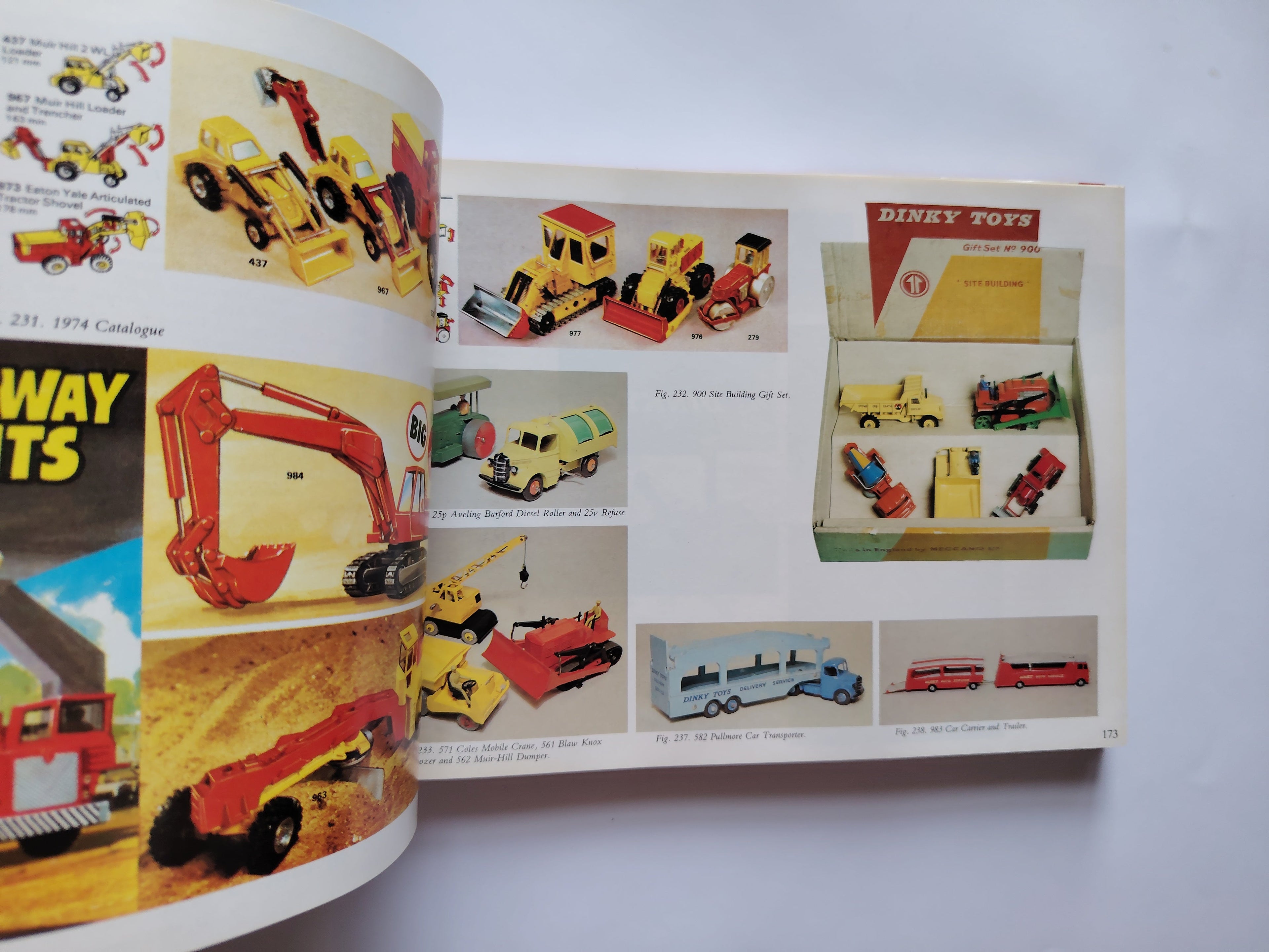 Dinky Toys & Modelled Minitures by Mike and Sue Richardson The Hornby Companion Series Fifth Printing 1992