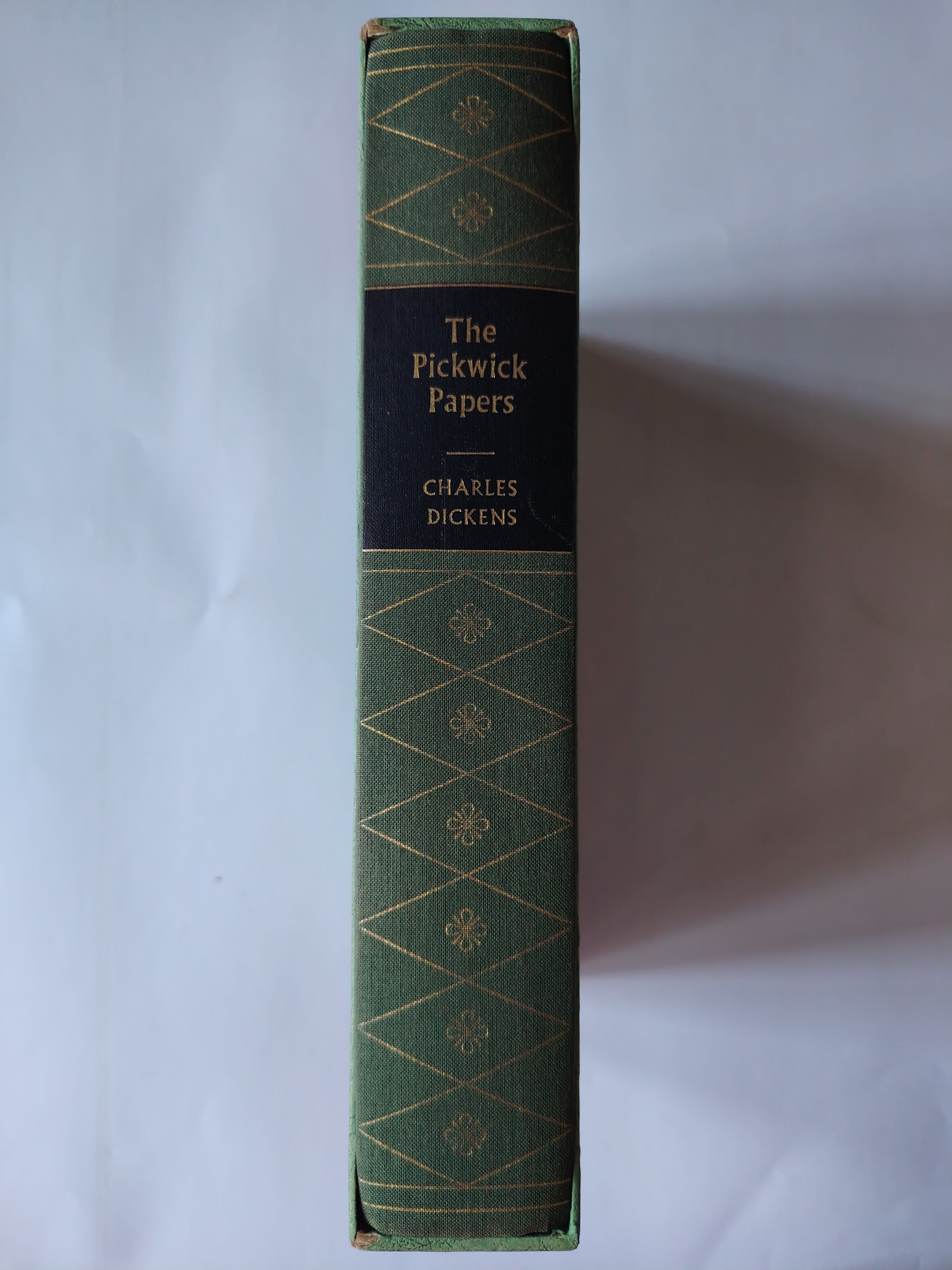 The Posthumous of The Pickwick Club by Charles Dickens First Edition in Slipcase The Folio Society 1981 with Drawings by Charles Keeping