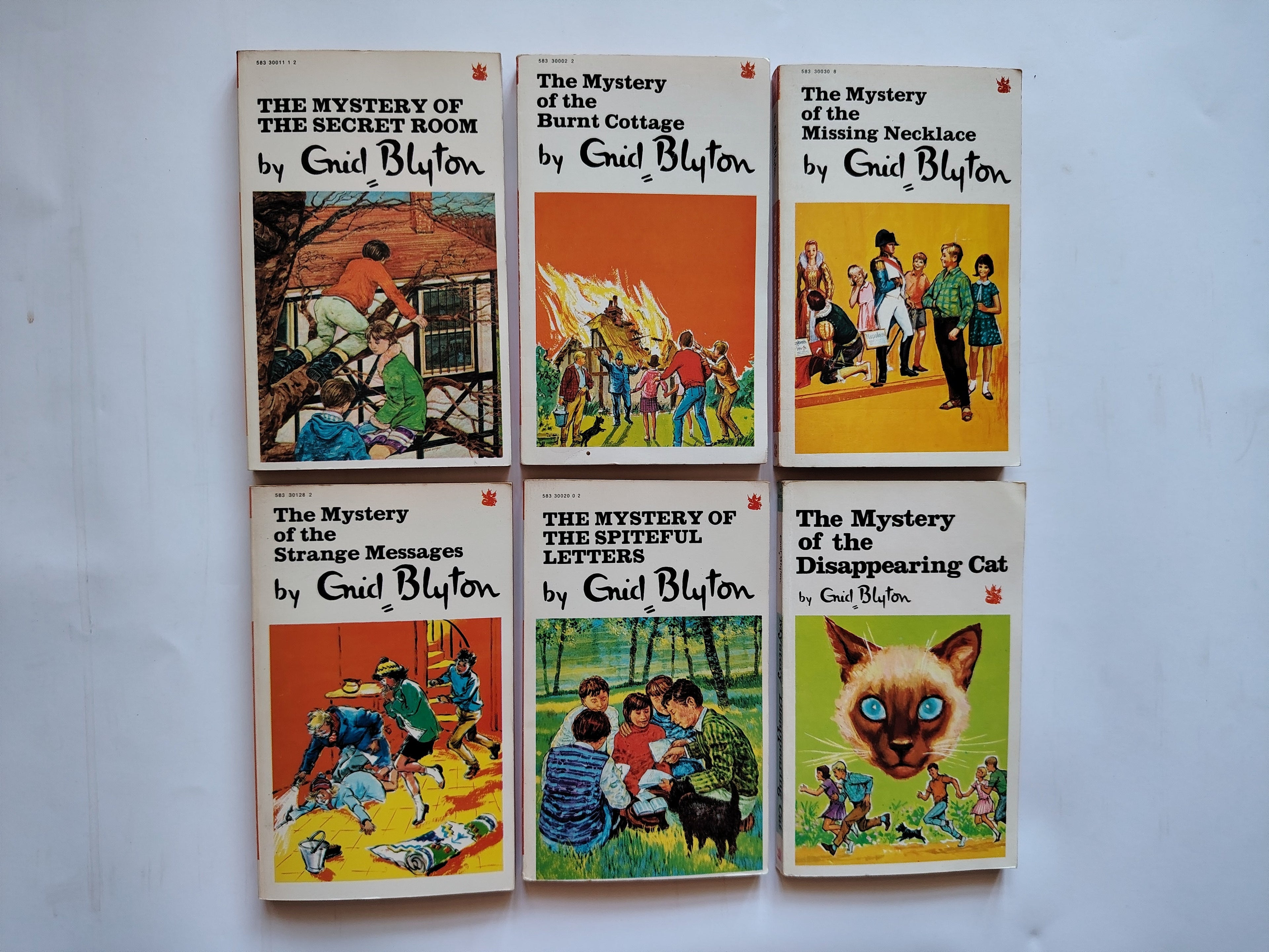 Six Enid Blyton The Mystery of The Secret Room, Strange Messages, Burnt Cottage, Missing Necklace, Spiteful Letters, Disappearing Cat 1971 and 1972